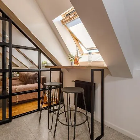 Urban Oasis With Parking Apartamento *