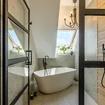Appartamento Urban Oasis With Parking *