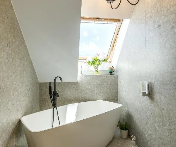 Urban Oasis With Parking * Бухарест