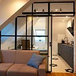 Urban Oasis With Parking Apartamento *