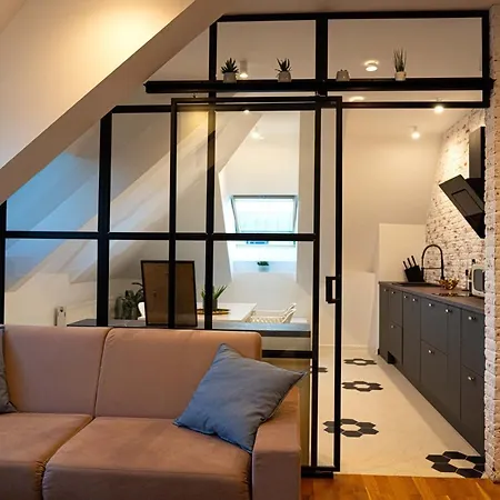 Urban Oasis With Parking Appartement *