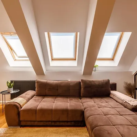 Urban Oasis With Parking Apartment