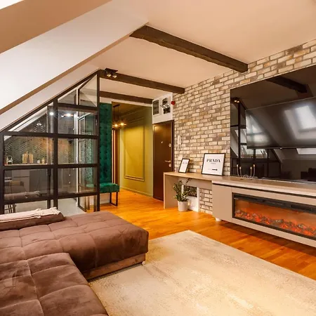 Urban Oasis With Parking * Bukareszt