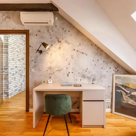 Urban Oasis With Parking Bucharest