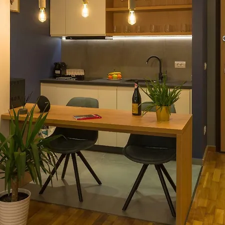 Urban Oasis With Parking Apartament Bukareszt