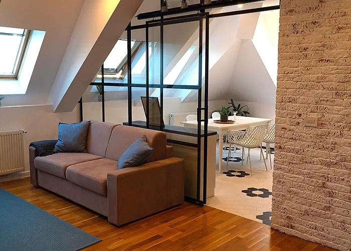 Urban Oasis With Parking * بوخارست