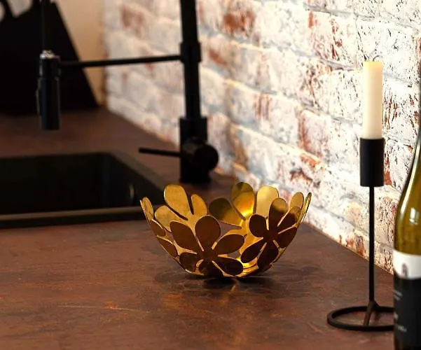 Urban Oasis With Parking