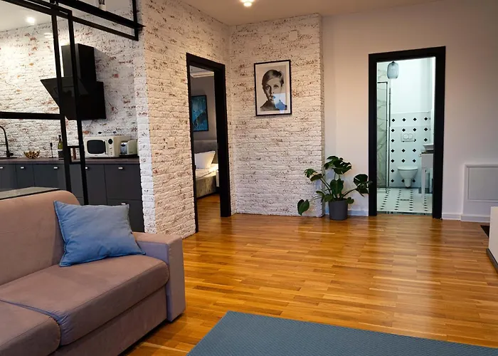 Apartment Urban Oasis With Parking