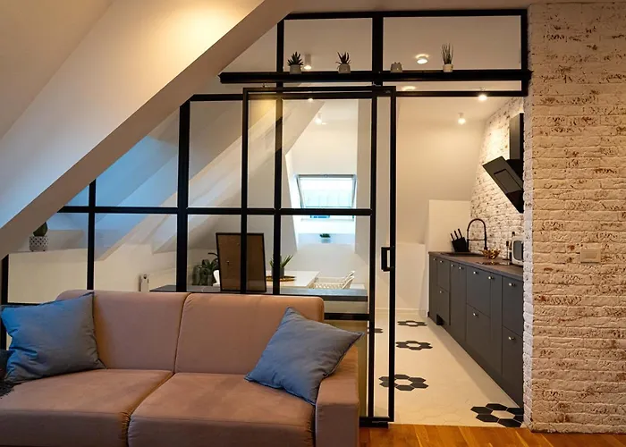 Urban Oasis With Parking Apartment *