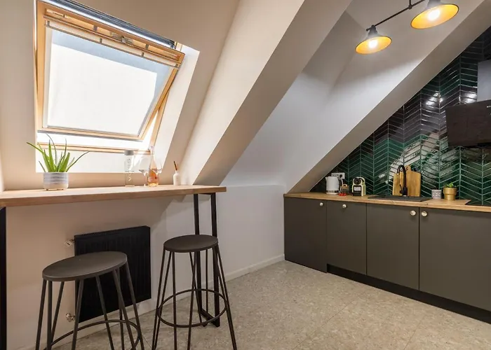 Urban Oasis With Parking Apartment