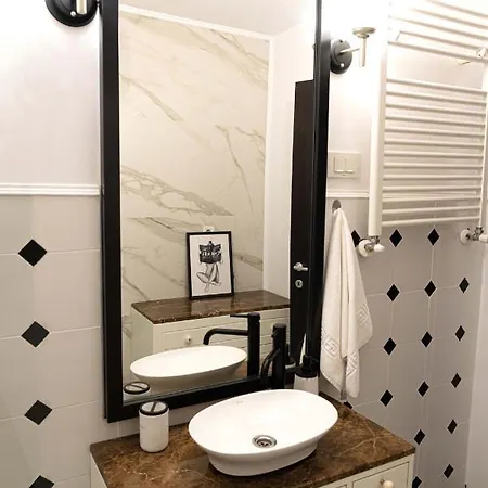 דירה Urban Oasis With Parking