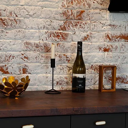 Urban Oasis With Parking דירה