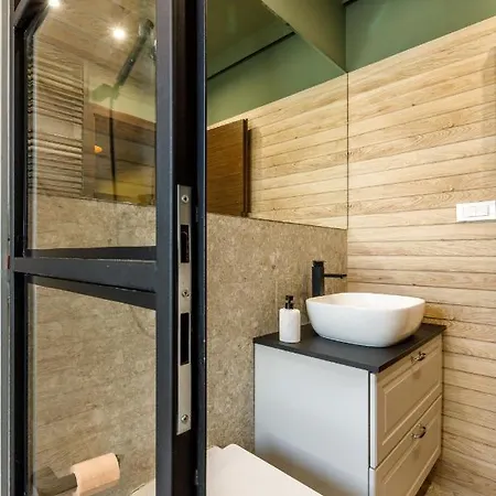 Urban Oasis With Parking דירה