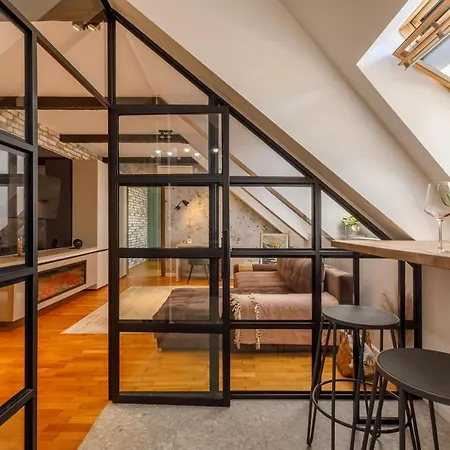 Urban Oasis With Parking * בוקרשט