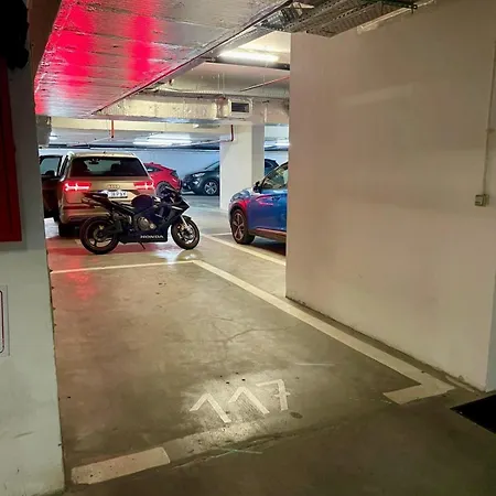 דירה Urban Oasis With Parking *